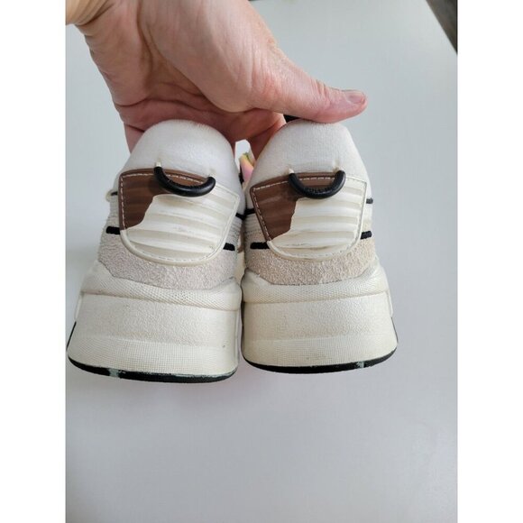 Size 5 Kids - PUMA x Squishmallows Cam RS-X Sneaker Shoe - Picture 2 of 9